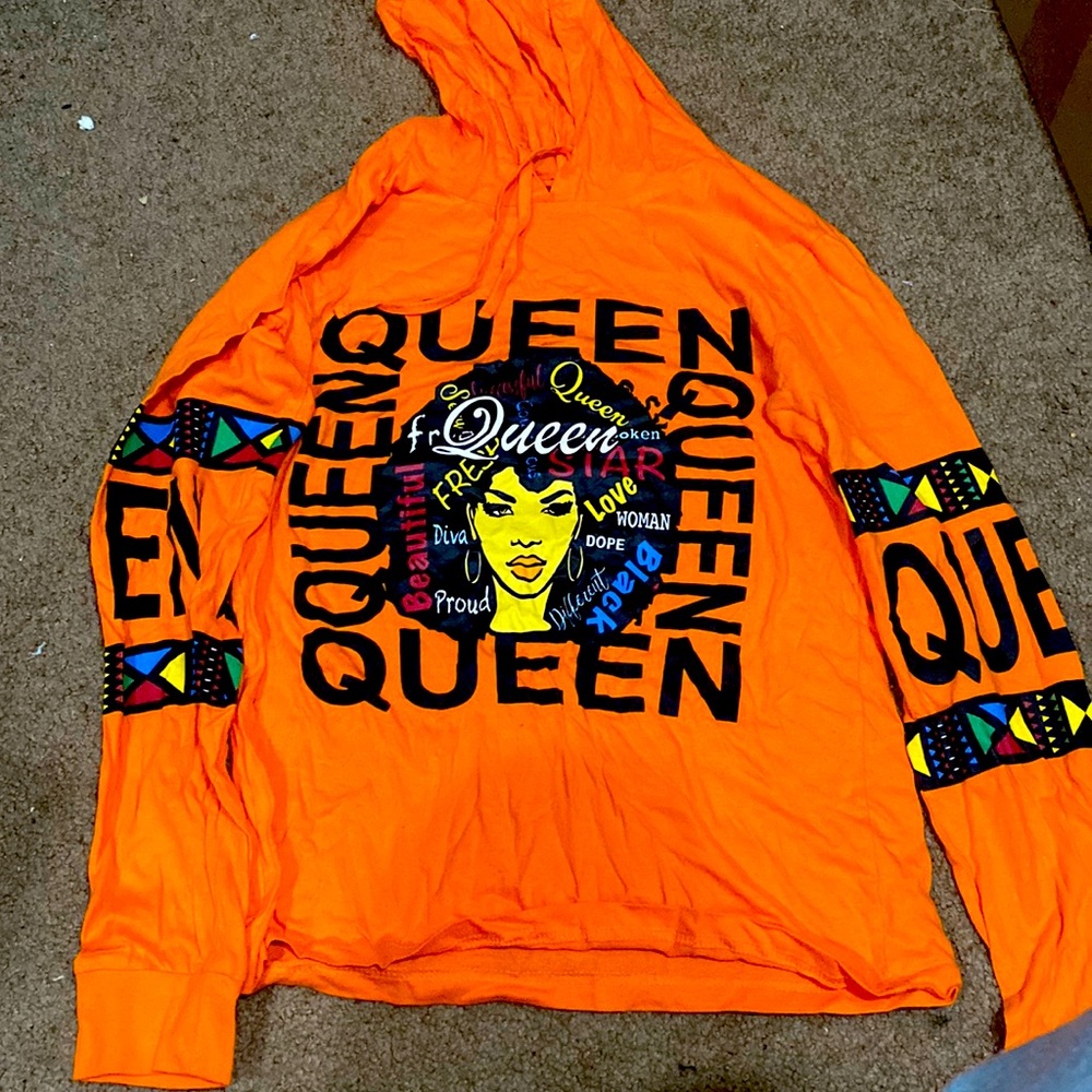 Queen hooded shirt